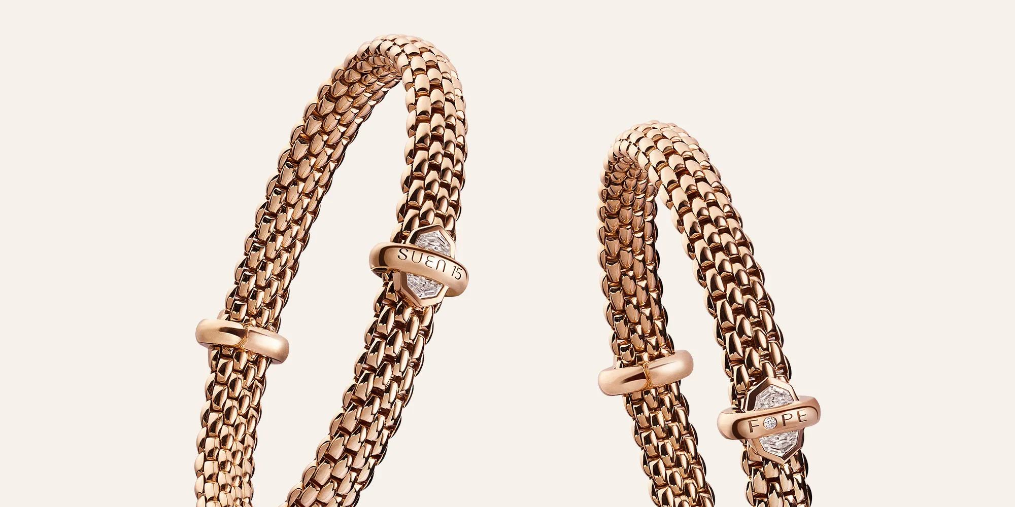 FOPE Cadillac Bracelet
Set with four brilliant Cadillac-cut diamonds and engraved with the exclusive SUEN 15 mark, this limited-edition bracelet — created in collaboration with Italian maison FOPE — is a rare celebration of contemporary design and artistry.
