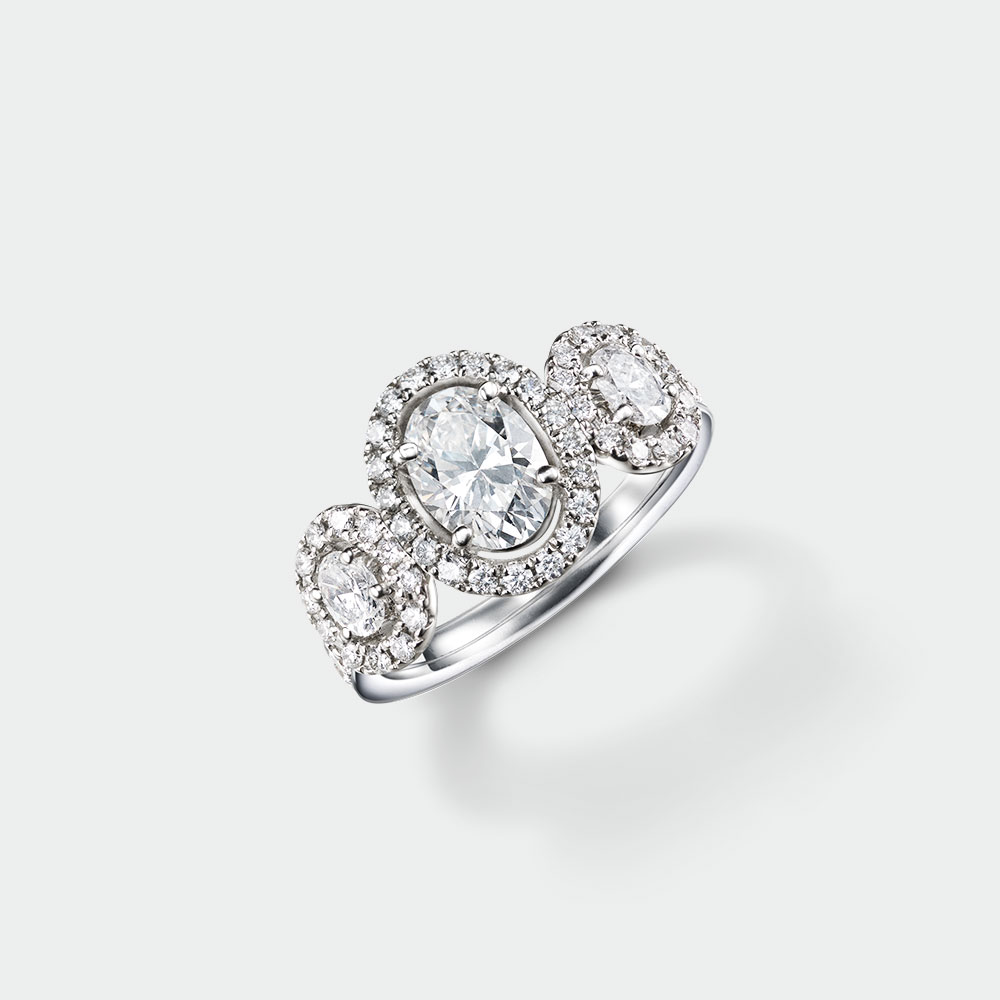 Oval cut diamond trinity ring | SUEN